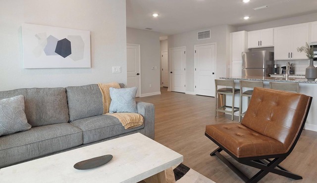 Landing | Stunning 1BD, Gym, Pool
