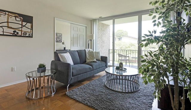 Landing | Stunning 1BD, Pool, Gym