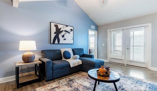 Landing | Stunning 3BD, Pool, Clubhouse