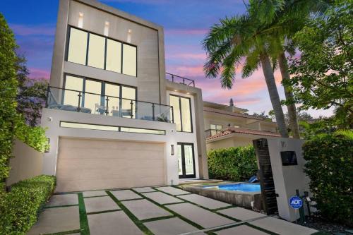 Las Olas Villa