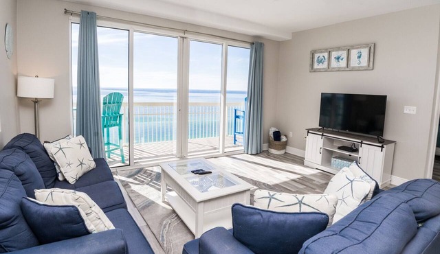 Last minute special June 27 - July 2: Celadon 1201 - 3 bed/3 bath beachfront!
