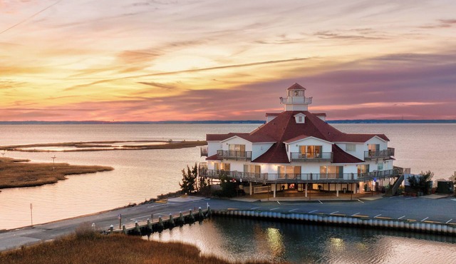 Lighthouse Club Hotel