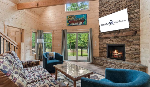 Log Cabin Near Thunder Ridge & Top of the Rock Free Attraction Tickets Private Hot Tub Bonus Loft
