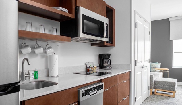 Look No More! 2 Pet-friendly Units, Free Breakfast, Outdoor Pool, Free Parking