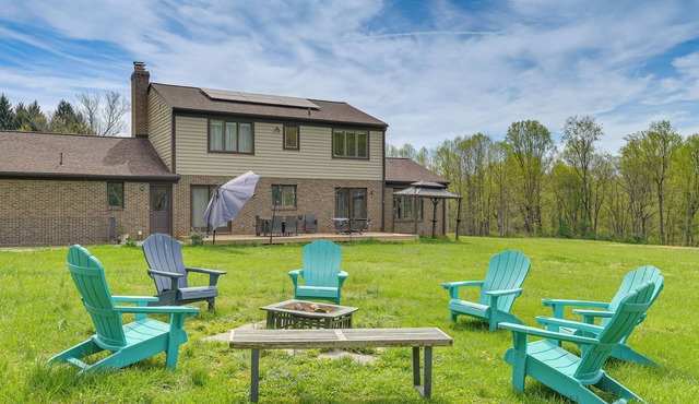 Lush & Secluded Family Getaway in Woodbine