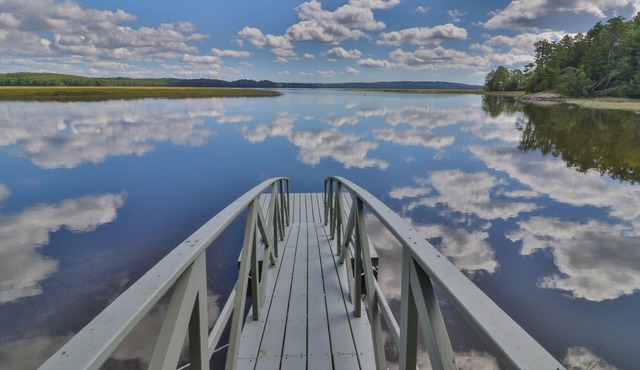 Luxe Bayfront Cabin w/Stunning Views & Shared Dock- Ideal for Hunting & Fishing