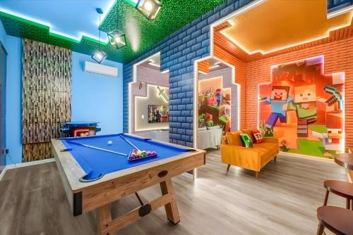 Luxury 12BR Home w Pool Game Room