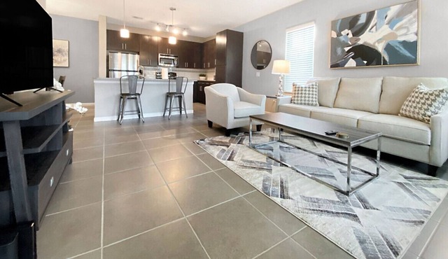 Luxury 1st Floor Apt in North St. Pete/Pinellas Park