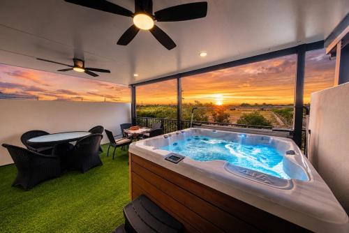 Luxury 4BR Villa Private Jacuzzi & Billiard