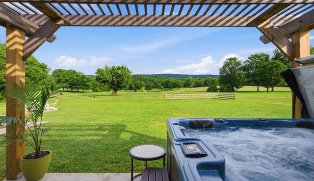 Luxury Golf Course Retreat with Mountain Views