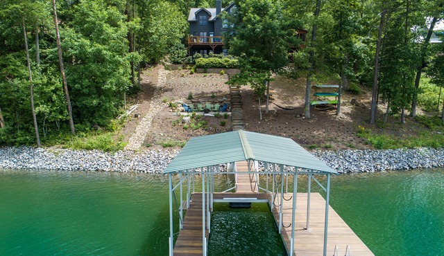 Luxury Lakefront Lake Nottely near Blueridge + renovated exterior for ‘26