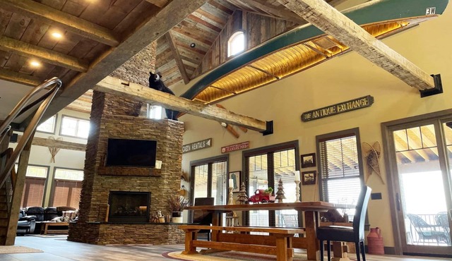Luxury Lakehouse - private dock & small beach, kayaks, and fire pit near Acadia.