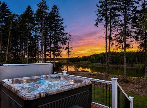 Luxury Waterfront Retreat with Hot Tub Near Acadia