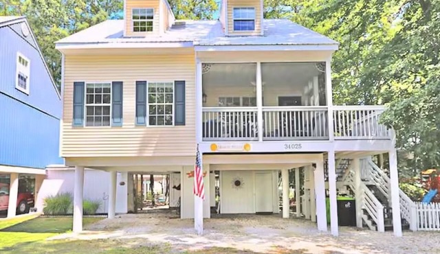 Mellow Yellow - The Perfect Family Beach Getaway!