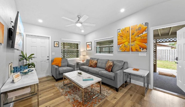 Midtown Cottage - In the heart of Cocoa Beach