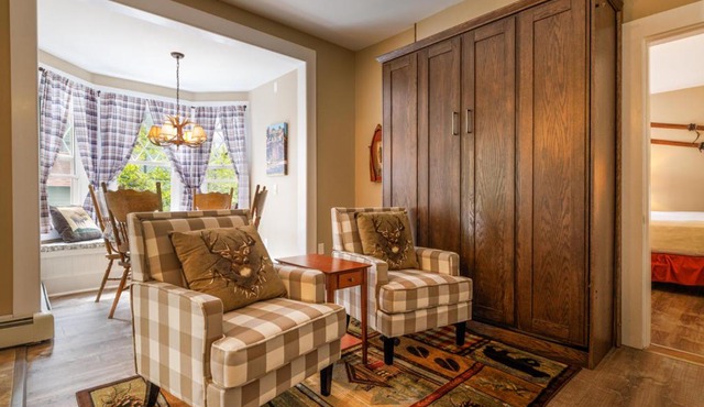 Mira Monte Inn & Suites
