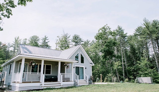Modern 1BR Couples Cottage with Private Sebago Lake Access in North Sebago, Maine