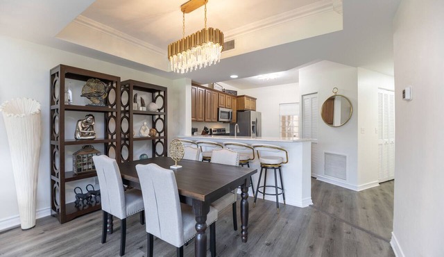 Modern, 1st Floor, Centrally located Condo in Naples