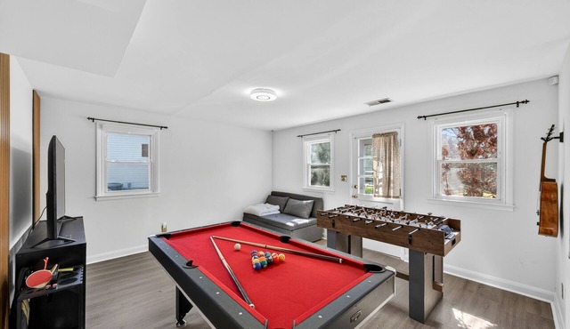 *Modern 3BR w/EV Charger, Game Room, Massage Chair*