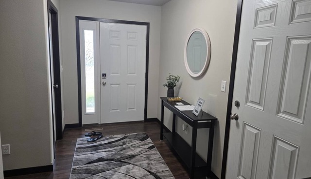 Modern Comfortable, spacious 4-bedroom building in lovely Fargo