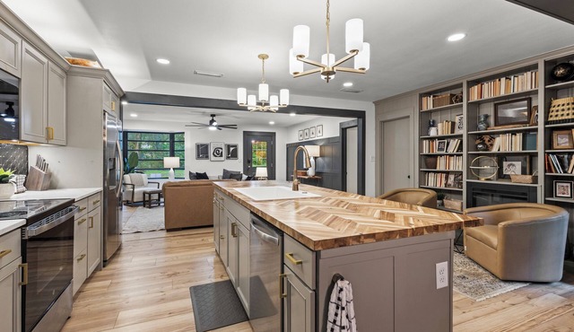 Modern Farmhouse Retreat Near UF