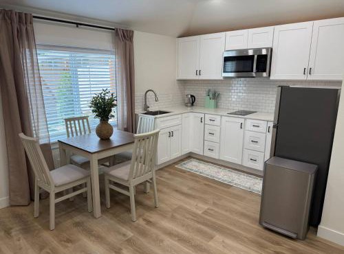 Modern Private Studio - Separate Entry