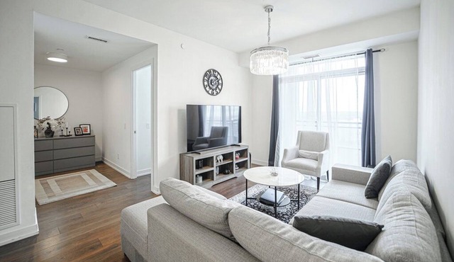 Modern Toronto Condo (Easy Downtown Access)