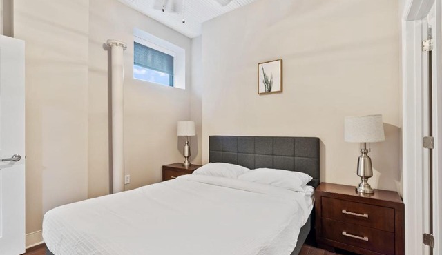 Modern Upscale 2BR Apartment on Carson Stay Gia