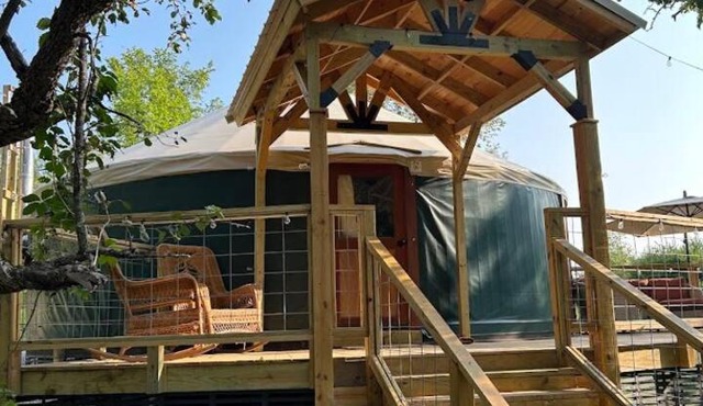 Modern Yurt | 2 Decks + Bar | Wifi | Fire Pit - Tent