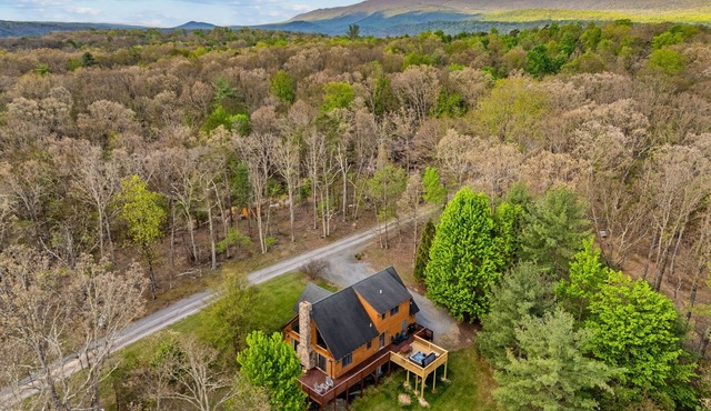 Mountain Retreat w Hot Tub, Grill, Deck & More!