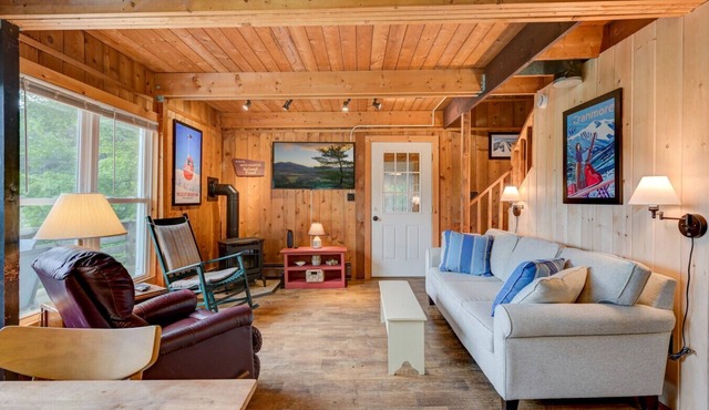 Mountain Views Moon Cottage
