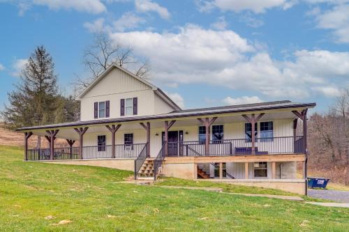 Mtn Views! Peaceful Rural Retreat in Mapleton