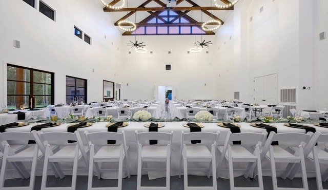 Multi purpose building for weddings, family reunions, company parties, etc!