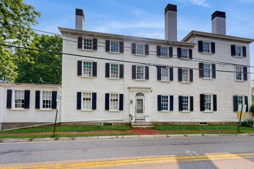 National Historic Landmark Home in Wiscasset Village w/Complimentary Tour