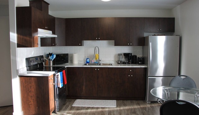 Nestled Between 2 Beaches - White Rock Or Crescent Beach