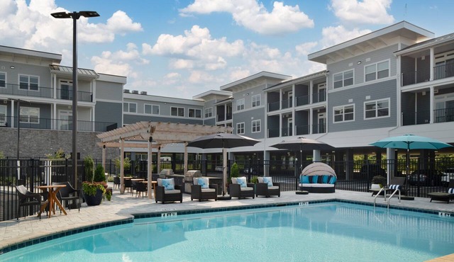 NEW Designer Coastal Condo - Sleeps 8 -Close to Downtown Rehoboth Next to Dining