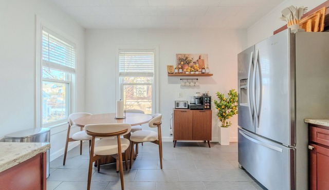 NEW-Spacious 3BR-Office-Game Room-Laundry In Unit