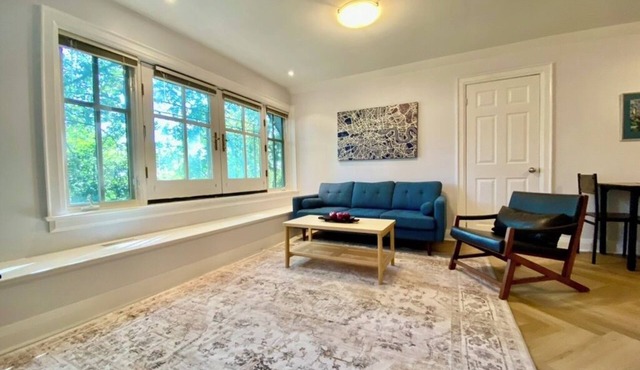 Newly Available 3rd-Floor Suite with Beach & Lake Access