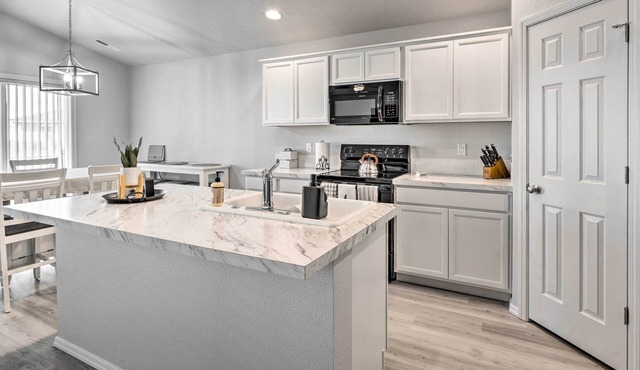 Newly Built Caldwell Home w/Yard, Near Downtown!