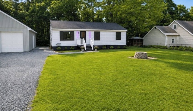 Newly Renovated Modern Home Near Saratoga
