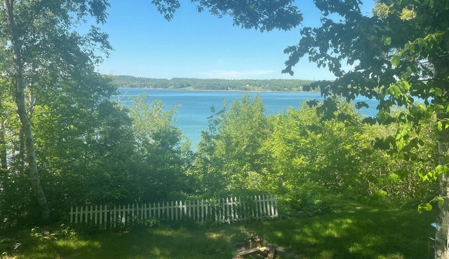 Oceanfront cottage for rent, 5 miles to Acadia National Park. Pet-Friendly!
