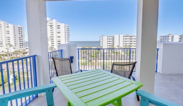 Oceanwalk Penthouse - Ocean, Pool & Estuary Views