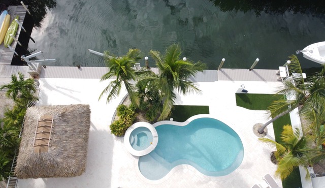 Open Water views, 80' dock Private Pool Ice machine DIRECT ACCESS open water