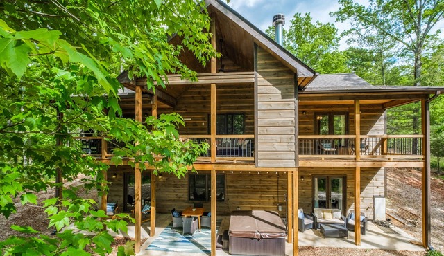 Outdoor Fireplace, S'mores & Mountain Air⎮Game Room⎮Dog Friendly Sleeps 10