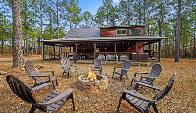 Over Yonder-3Bed/Bunks/Pool Table/3.5 Bath