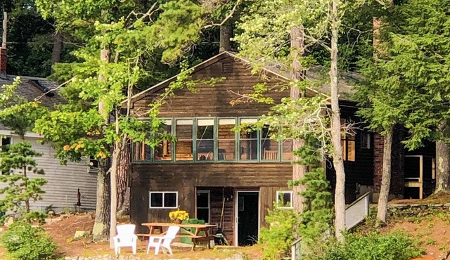 Peaceful Lakefront Cabin on Crystal Lake
