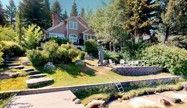 Peaceful Waterfront Retreat with Fire Pit & Nature-Filled Surroundings in McCall, Idaho