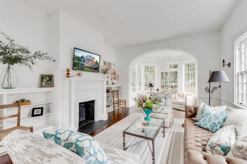 Perfect UVA Location Historic Boone-White House