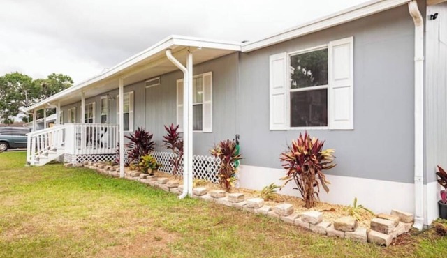 Pet Friendly 3 Bed 2 bath Family Home on the Water