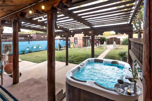 Pet-Friendly Clovis Home: Yard, Pergola & Hot Tub